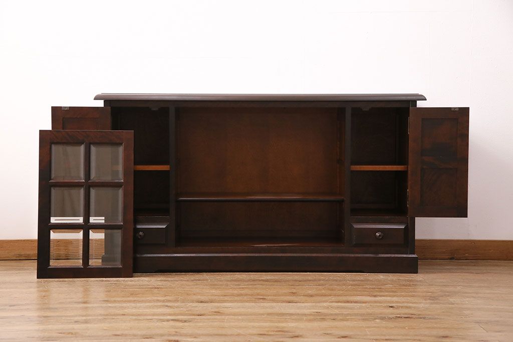 中古　美品　北海道民芸家具　HM135　クラシカルな雰囲気が魅力!落ち着きのある空間づくりにおすすめのサイドボード(キャビネット、収納棚、リビングボード)(R-049737)