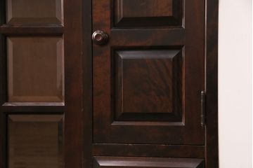 中古　美品　北海道民芸家具　HM135　クラシカルな雰囲気が魅力!落ち着きのある空間づくりにおすすめのサイドボード(キャビネット、収納棚、リビングボード)(R-049737)