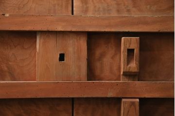 アンティーク建具　明治期　総欅材製の格子蔵戸(引き戸、玄関戸)(R-049746)