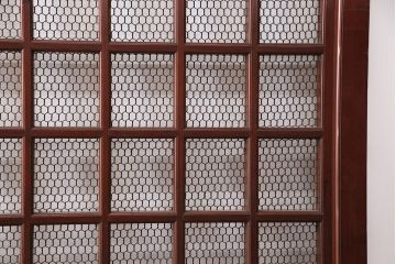 アンティーク建具　明治期　ヒノキ材　細かな格子がおしゃれな蔵戸(きつね格子、狐格子、格子入り蔵戸、引き戸、玄関戸、格子戸、マス目、升目)(R-049747)