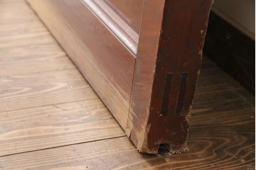 アンティーク建具　明治期　ヒノキ材　細かな格子がおしゃれな蔵戸(きつね格子、狐格子、格子入り蔵戸、引き戸、玄関戸、格子戸、マス目、升目)(R-049747)