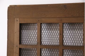 アンティーク建具　明治期　ヒノキ材　細かな格子がおしゃれな蔵戸(きつね格子、狐格子、格子入り蔵戸、引き戸、玄関戸、格子戸、マス目、升目)(R-049747)