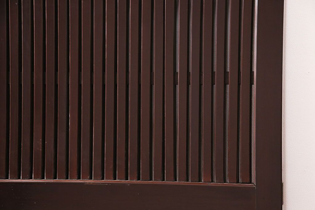 アンティーク建具　美品!　漆が美しい富山産の格子入り蔵戸(引き戸、玄関戸)(R-049748)