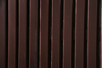 アンティーク建具　美品!　漆が美しい富山産の格子入り蔵戸(引き戸、玄関戸)(R-049748)