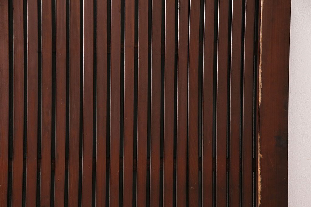 アンティーク建具　美品!　漆が美しい富山産の格子入り蔵戸(引き戸、玄関戸)(R-049748)