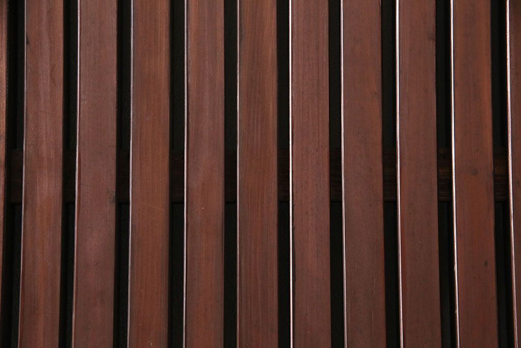 アンティーク建具　美品!　漆が美しい富山産の格子入り蔵戸(引き戸、玄関戸)(R-049748)