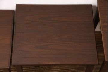 ヴィンテージ家具　北欧家具　北欧ビンテージ　ローズウッド材製のレアなネストテーブル(サイドテーブル、カフェテーブル)(R-049751)