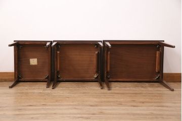 ヴィンテージ家具　北欧家具　北欧ビンテージ　ローズウッド材製のレアなネストテーブル(サイドテーブル、カフェテーブル)(R-049751)