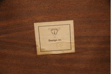 ヴィンテージ家具　北欧家具　北欧ビンテージ　ローズウッド材製のレアなネストテーブル(サイドテーブル、カフェテーブル)(R-049751)