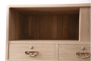 中古　国産　並厚　松・竹・梅のデザインが施された繊細で上品な引手が魅力の総桐箪笥(和タンス、衣装箪笥、引き出し、チェスト、桐たんす)(定価約70万円)(R-049756)