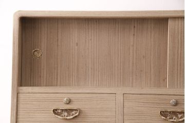 中古　国産　並厚　松・竹・梅のデザインが施された繊細で上品な引手が魅力の総桐箪笥(和タンス、衣装箪笥、引き出し、チェスト、桐たんす)(定価約70万円)(R-049756)