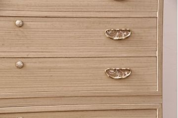 中古　国産　並厚　松・竹・梅のデザインが施された繊細で上品な引手が魅力の総桐箪笥(和タンス、衣装箪笥、引き出し、チェスト、桐たんす)(定価約70万円)(R-049756)