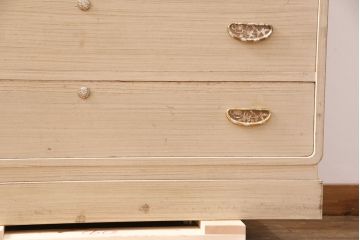 中古　国産　並厚　松・竹・梅のデザインが施された繊細で上品な引手が魅力の総桐箪笥(和タンス、衣装箪笥、引き出し、チェスト、桐たんす)(定価約70万円)(R-049756)