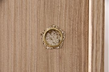 中古　国産　並厚　松・竹・梅のデザインが施された繊細で上品な引手が魅力の総桐箪笥(和タンス、衣装箪笥、引き出し、チェスト、桐たんす)(定価約70万円)(R-049756)