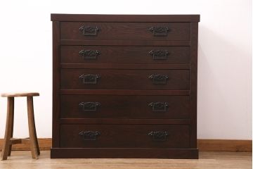 中古　美品　国産　前面タモ材　落ち着きのある空間づくりにおすすめ!和モダンな佇まいが魅力の民芸チェスト(引き出し、衣装箪笥、収納タンス)(定価約45万円)(R-049758)