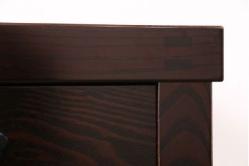 中古　美品　国産　前面タモ材　落ち着きのある空間づくりにおすすめ!和モダンな佇まいが魅力の民芸チェスト(引き出し、衣装箪笥、収納タンス)(定価約45万円)(R-049758)