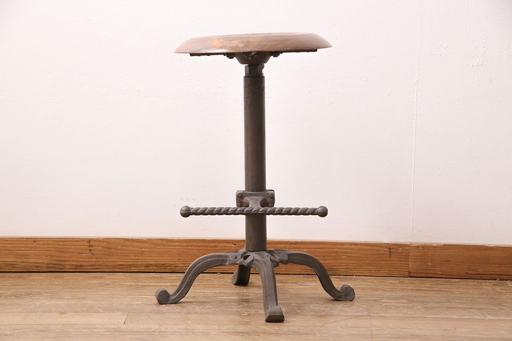 中古　ブランド家具　無骨な佇まいが格好良い!インダストリアルな空間におすすめのスツール(椅子、カウンタースツール、ハイスツール)(R-049760)