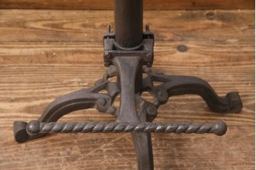 中古　ブランド家具　無骨な佇まいが格好良い!インダストリアルな空間におすすめのスツール(椅子、カウンタースツール、ハイスツール)(R-049760)