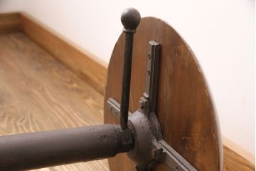 中古　ブランド家具　無骨な佇まいが格好良い!インダストリアルな空間におすすめのスツール(椅子、カウンタースツール、ハイスツール)(R-049760)