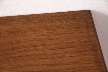 ヴィンテージ家具　北欧ビンテージ　G-PLAN(ジープラン)　取っ手の形が個性的なリビングボード(引き出し、ドロワー、サイドチェスト)(R-049767)