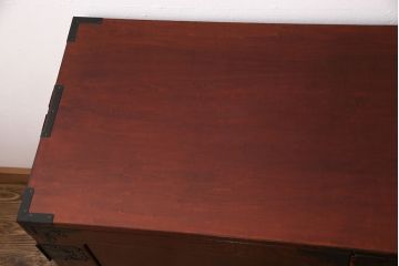 ヴィンテージ家具　脚付きリメイク　衣装盆・棚板付き　手打ち金具の繊細な意匠が目を引く仙台箪笥(引き出し、チェスト、着物箪笥、ビンテージ)(R-049775)