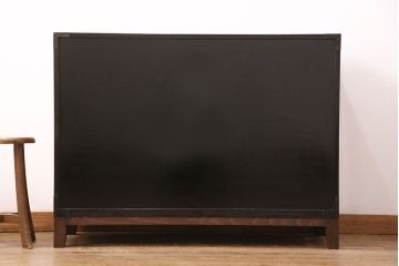 ヴィンテージ家具　脚付きリメイク　衣装盆・棚板付き　手打ち金具の繊細な意匠が目を引く仙台箪笥(引き出し、チェスト、着物箪笥、ビンテージ)(R-049775)