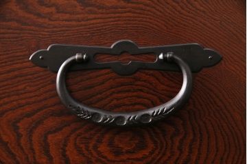 中古　美品　天板リメイク・ヒノキ材　躍動感ある木目が目を引く仙台箪笥(収納タンス、衣装箪笥和タンス、引き出し)(R-049780)
