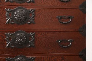 中古　美品　天板リメイク・ヒノキ材　躍動感ある木目が目を引く仙台箪笥(収納タンス、衣装箪笥和タンス、引き出し)(R-049780)