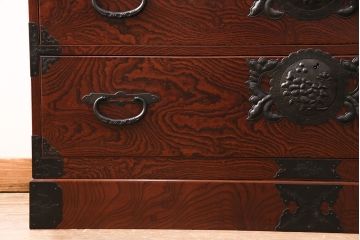中古　美品　天板リメイク・ヒノキ材　躍動感ある木目が目を引く仙台箪笥(収納タンス、衣装箪笥和タンス、引き出し)(R-049780)