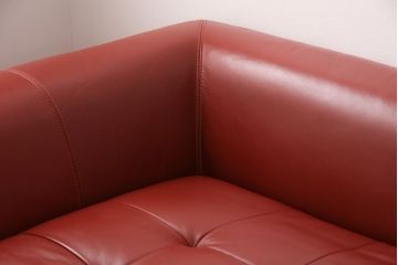 中古　IDC大塚家具　本革L/S　コンフォート　レッドカラーが目を引くソファセット(定価約58万円)(3人掛け、4人掛け)(R-049790)