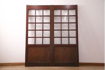 アンティーク建具　和モダンな雰囲気を高めるヒノキ材製格子蔵戸2枚セット(きつね格子、狐格子、引き戸、玄関戸、格子戸、マス目、升目)(R-049792)