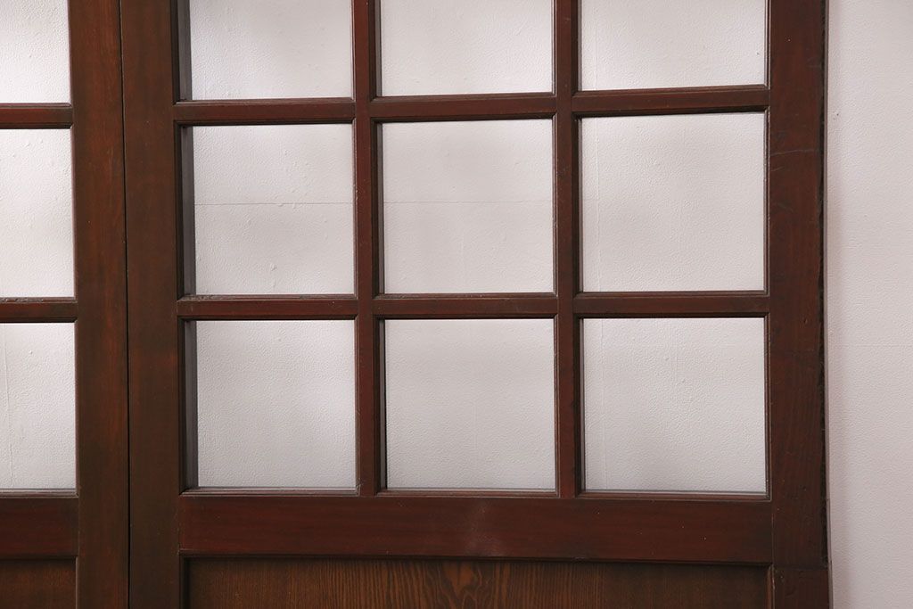 アンティーク建具　和モダンな雰囲気を高めるヒノキ材製格子蔵戸2枚セット(きつね格子、狐格子、引き戸、玄関戸、格子戸、マス目、升目)(R-049792)