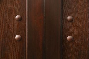 アンティーク建具　和モダンな雰囲気を高めるヒノキ材製格子蔵戸2枚セット(きつね格子、狐格子、引き戸、玄関戸、格子戸、マス目、升目)(R-049792)