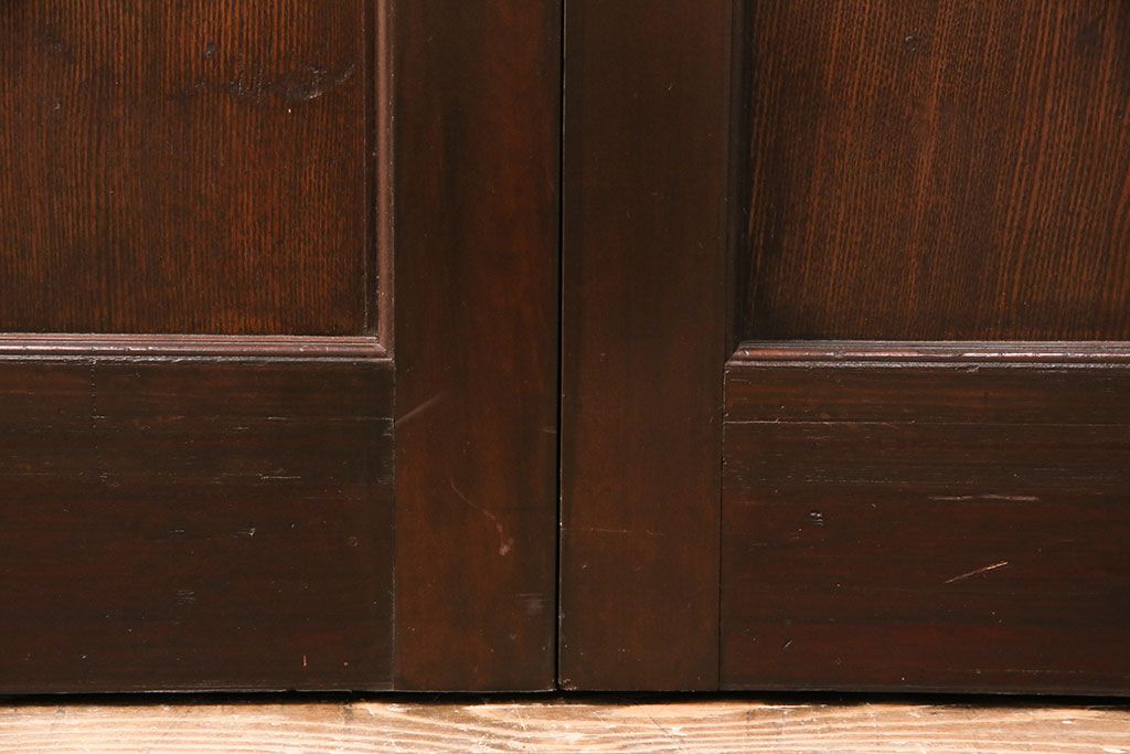 アンティーク建具　和モダンな雰囲気を高めるヒノキ材製格子蔵戸2枚セット(きつね格子、狐格子、引き戸、玄関戸、格子戸、マス目、升目)(R-049792)