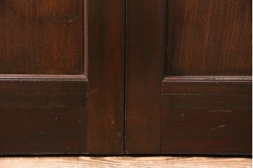 アンティーク建具　和モダンな雰囲気を高めるヒノキ材製格子蔵戸2枚セット(きつね格子、狐格子、引き戸、玄関戸、格子戸、マス目、升目)(R-049792)