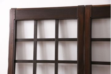 アンティーク建具　和モダンな雰囲気を高めるヒノキ材製格子蔵戸2枚セット(きつね格子、狐格子、引き戸、玄関戸、格子戸、マス目、升目)(R-049792)