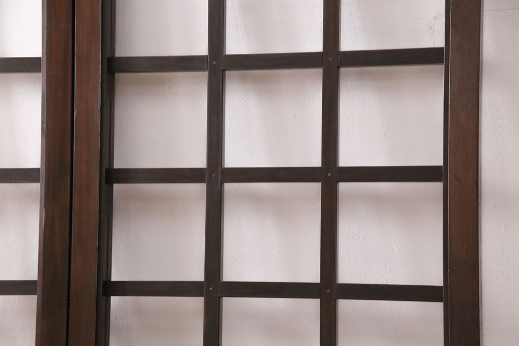 アンティーク建具　和モダンな雰囲気を高めるヒノキ材製格子蔵戸2枚セット(きつね格子、狐格子、引き戸、玄関戸、格子戸、マス目、升目)(R-049792)