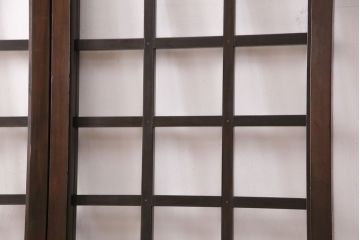 アンティーク建具　和モダンな雰囲気を高めるヒノキ材製格子蔵戸2枚セット(きつね格子、狐格子、引き戸、玄関戸、格子戸、マス目、升目)(R-049792)
