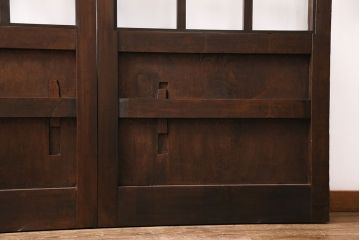 アンティーク建具　和モダンな雰囲気を高めるヒノキ材製格子蔵戸2枚セット(きつね格子、狐格子、引き戸、玄関戸、格子戸、マス目、升目)(R-049792)