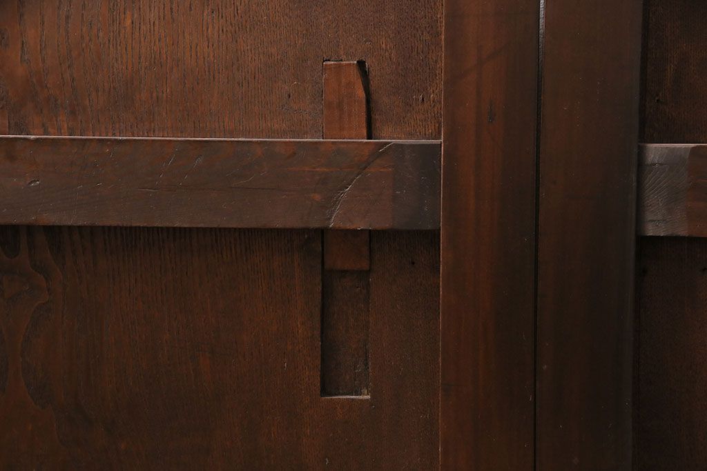 アンティーク建具　和モダンな雰囲気を高めるヒノキ材製格子蔵戸2枚セット(きつね格子、狐格子、引き戸、玄関戸、格子戸、マス目、升目)(R-049792)