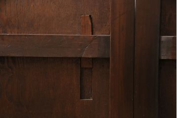 アンティーク建具　和モダンな雰囲気を高めるヒノキ材製格子蔵戸2枚セット(きつね格子、狐格子、引き戸、玄関戸、格子戸、マス目、升目)(R-049792)