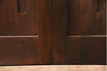 アンティーク建具　和モダンな雰囲気を高めるヒノキ材製格子蔵戸2枚セット(きつね格子、狐格子、引き戸、玄関戸、格子戸、マス目、升目)(R-049792)