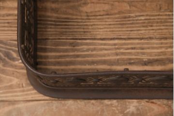 イギリスアンティーク　凝ったデザインがお洒落な空間づくりに活躍する希少なストーブガード(暖炉、ファイヤーガード、フェンダー)(R-049796)