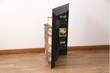 イギリスアンティークアンティーク　色鮮やかな花柄が華やかさを演出するマントルピース(暖炉、ファイヤープレイス)(R-049799)