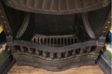 イギリスアンティークアンティーク　色鮮やかな花柄が華やかさを演出するマントルピース(暖炉、ファイヤープレイス)(R-049799)