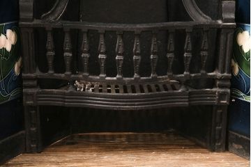 イギリスアンティークアンティーク　色鮮やかな花柄が華やかさを演出するマントルピース(暖炉、ファイヤープレイス)(R-049799)