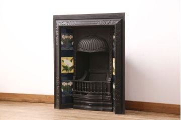 イギリスアンティークアンティーク　色鮮やかな花柄が華やかさを演出するマントルピース(暖炉、ファイヤープレイス)(R-049799)