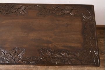 中古　美品　伝統工芸　牡丹の彫りが優美な存在感を放つ軽井沢彫りサイドテーブル(マガジンラック、花台、飾り台)(R-049800)