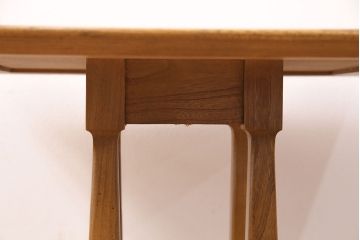 アメリカビンテージ　あたたかみを感じる風合いが魅力のニレ材製センターテーブル(カフェテーブル、コーヒーテーブル、サイドテーブル、ヴィンテージ)(R-049803)
