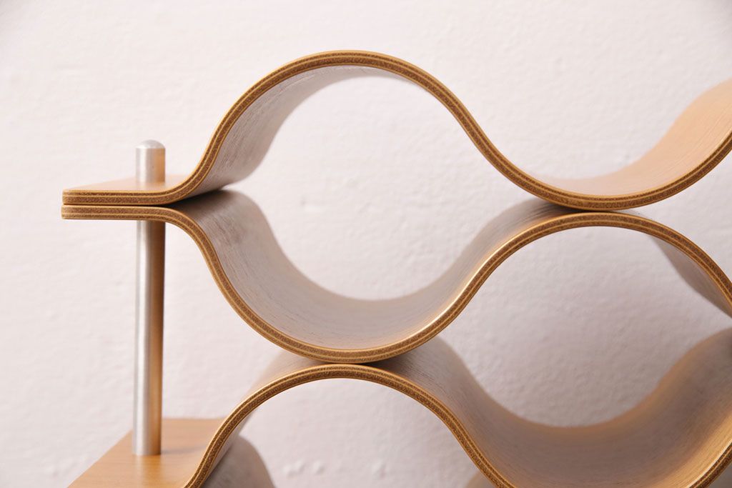 中古　美品　サイトーウッド(SAITO WOOD)　まるでオブジェのようなフォルムが美しいワインラック(ワインストレージ、ワイン収納、シャンパンホルダー)(R-049805)